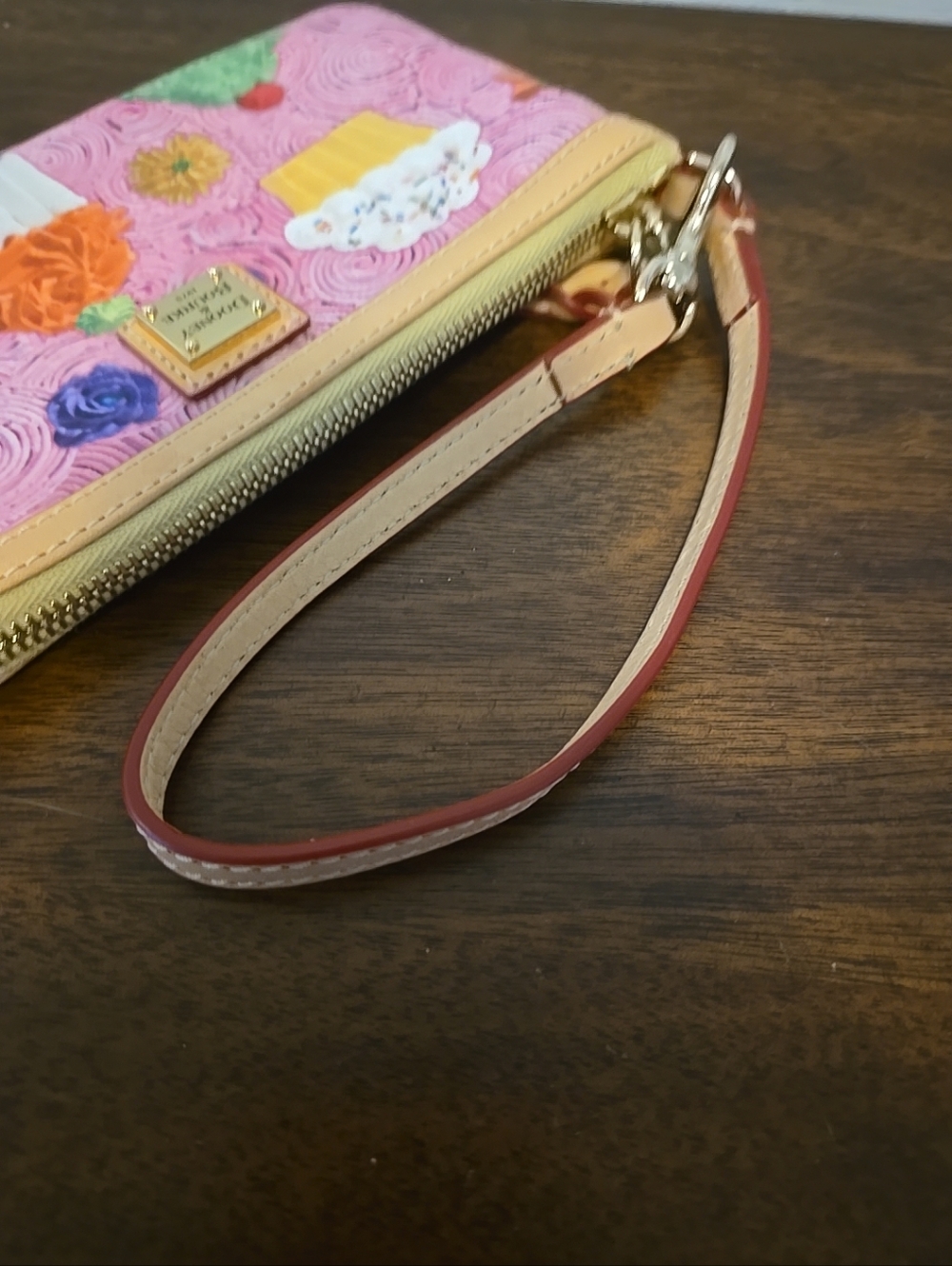 Dooney & Bourke Large Slim Wristlet Pink Cupcakes NWT - Picture 4 of 6